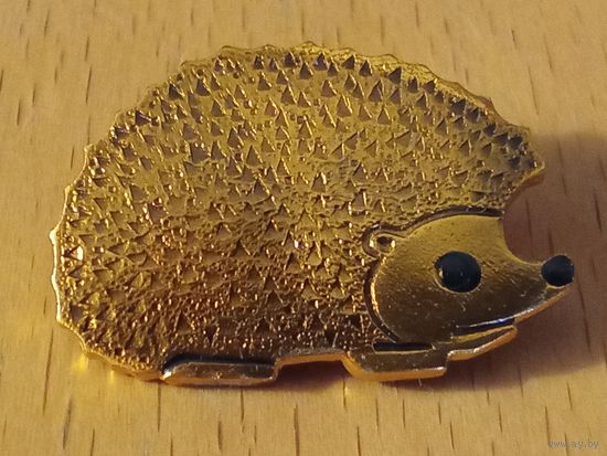 Ёжик. Значок - брошь. Клеймо ЛЮМ