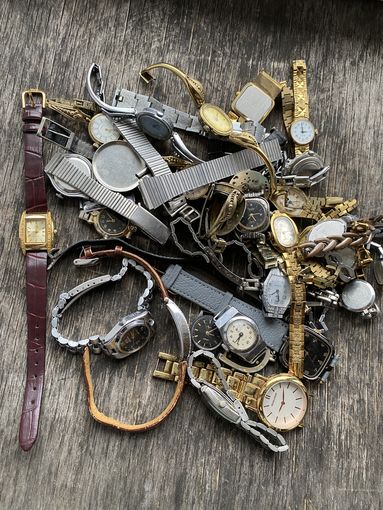 Часы Женские ( Лот с рубля )