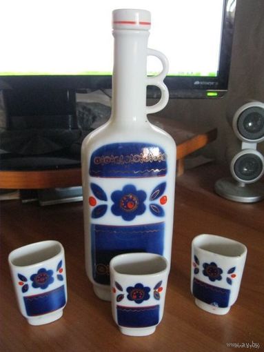 Красивый водочно-коньячный набор. CCCР, вторая половина 20 века.