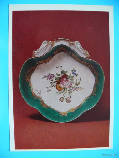 Лоток в виде раковины (фарфор, роспись). 1980.