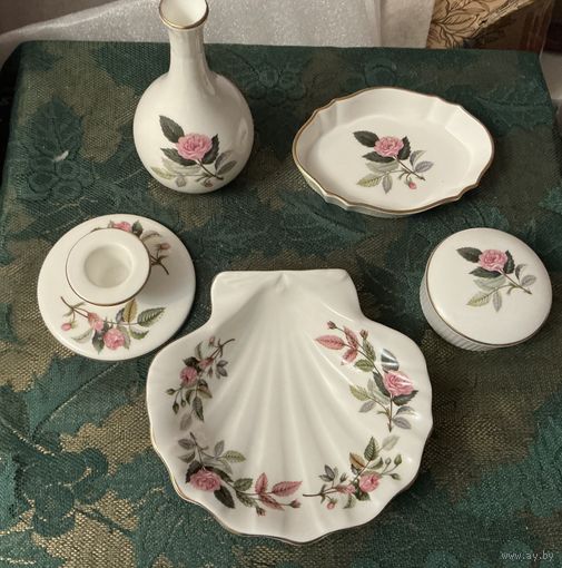 Ваза Шкатулка Подсвечник и др Роза Набор в спальню Англия Wedgwood винтаж