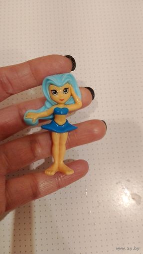 Мини куколка с голубыми волосами