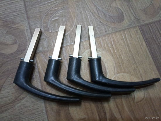 Ручки от форточек.