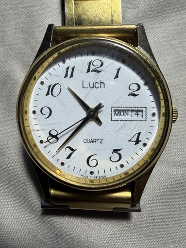 Часы Луч Кварц на ходу все работает