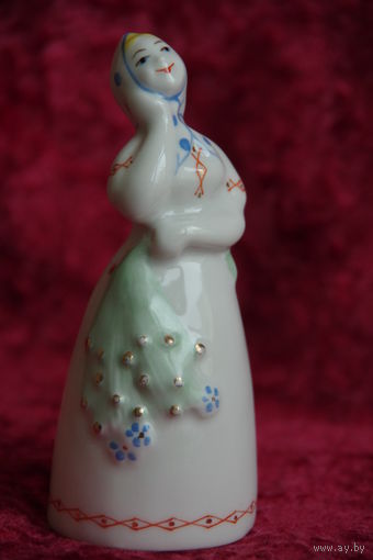 Статуэтка фарфоровая   МФФЗ  ( целая )