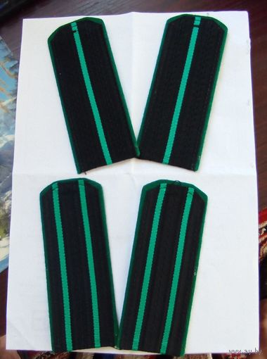 Погоны черные  с зелеными просветами  СССР