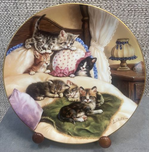 Декоративная тарелка Kahla Германия. В небесной кровати. Из серии Самые красивые места для отдыха. 1994 год. 20 см.