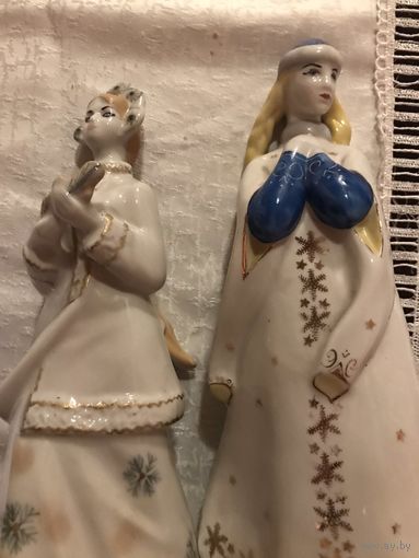 Снегурочки к новому году пара