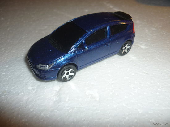 Модель авто Сitroen C4 . Majorette. масштаб 1:64.