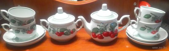 Чайная посуда .Добрушский фарфоровый завод.СССР.