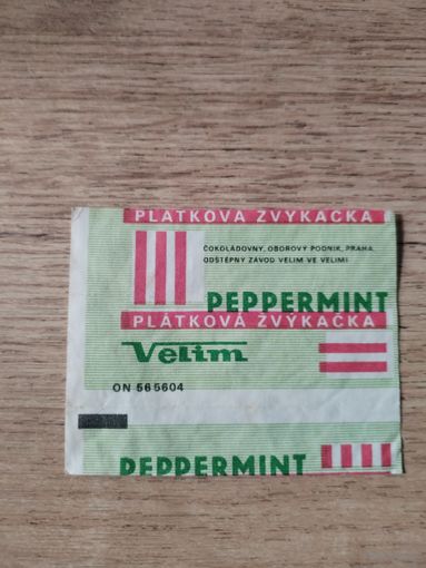 Обертка от жевательной резинки.