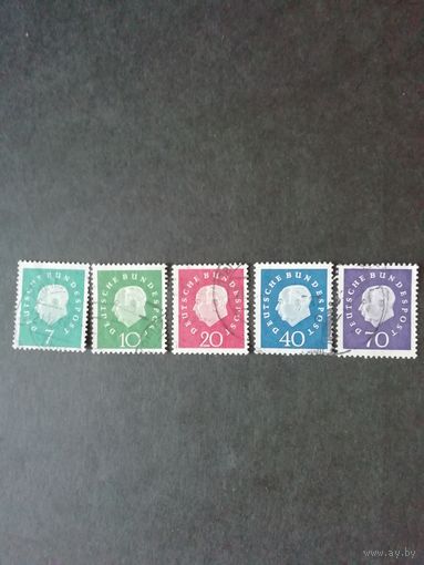 ФРГ 1959 Серия из пяти марок стандарта "Президент ФРГ Теодор Хойс" (гашеные без клея) Mi. 302-306 каталог 3.00 евро