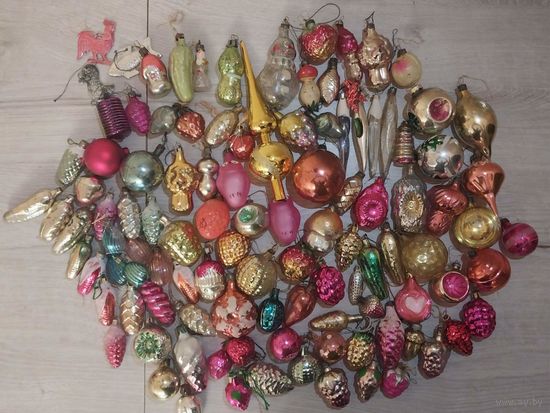 Огромный лот ёлочных игрушек С РУБЛЯ.