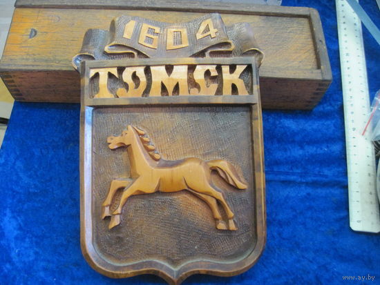 Панно. Герб города Томск. Дерево. Резьба. 24х17х2,5 см.