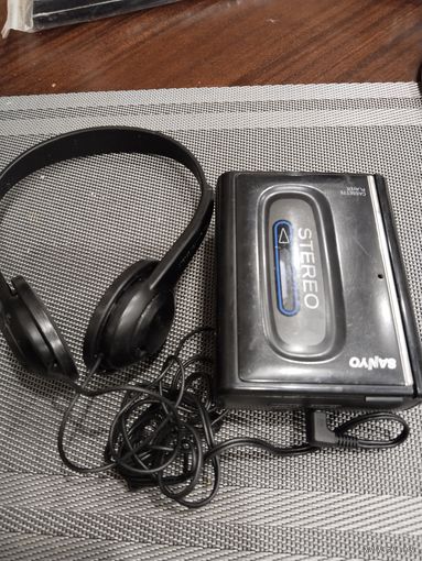 Кассетный плеер SANYO