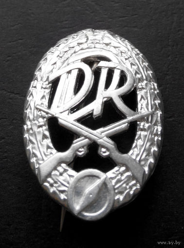 DDR. ГДР Армейский знак ДОСААФ #0419