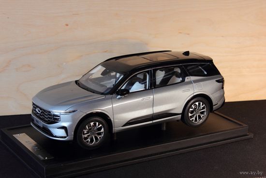 Модель Ford Edge L (1:18)