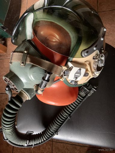 Кислородная маска "КМ-34" в полнейшем оригинале-для гермошлема ГШ-5.  сам шлем  на последних фото и выставлен отдельным лотом!
