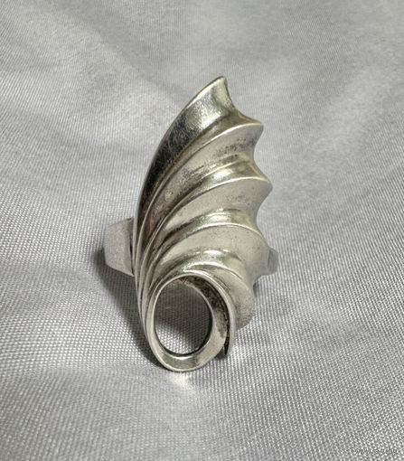 Кольцо серебряное 925 пробы. 15