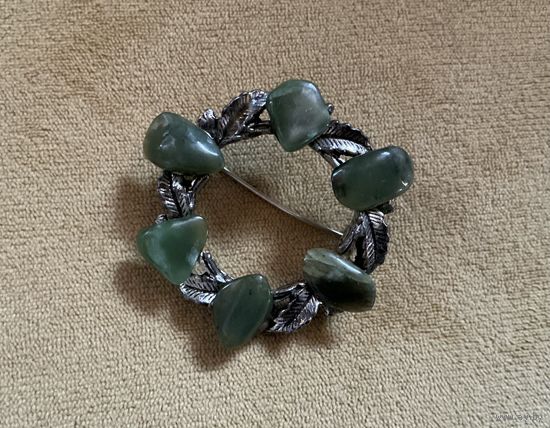 Брошь Венок Нефрит камень Англия винтаж