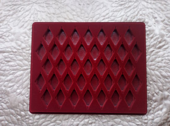 Планшет на 37 ромбов.