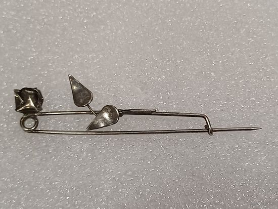 Все лоты с 1р.Стильная брошь