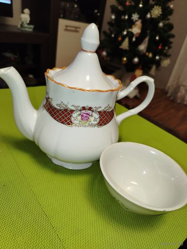 Чайник-заварник из СССР. Добрушский фарфоровый завод. + солонка бесплатно.