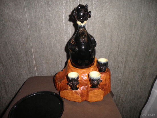 Набор рюмок и штоф На троих,на музыкальной подставке.Штоф-Чёрт,рюмки-Чёртята СССР.С рубля.