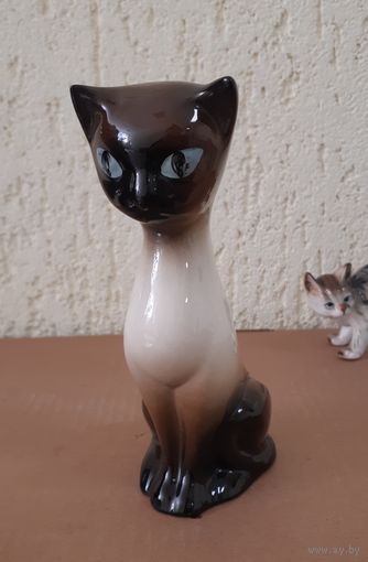Статуэтка фарфоровая Сиамская Кошка (высота 17 см), Европа