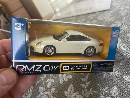 Модель автомобиля PORSCHE 911 TURBO