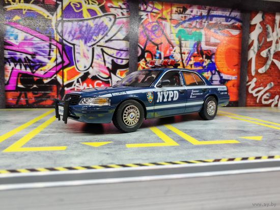 Коллекционная модель 1/64 Rollin Ford Crown Victoria blue NYPD Auxiliary