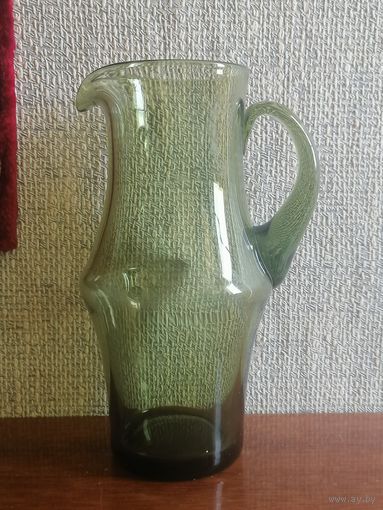 Графин из СССР. зелёное стекло.См.фото.