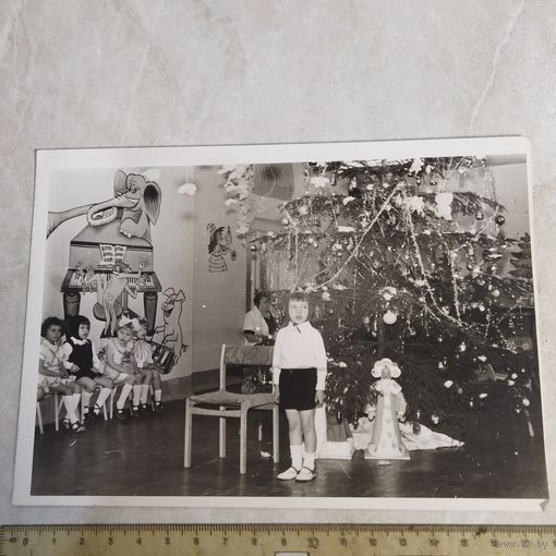 Фотография. История СССР в лицах. Новогодний утренник в детском саду.