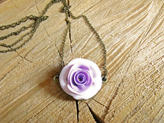 Подвеска ручной работы с розой