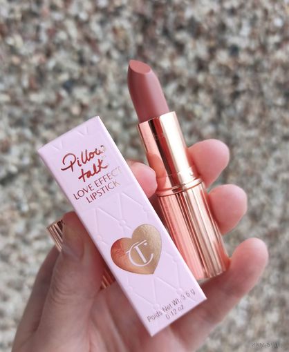 Помада Charlotte Tilbury в оттенке Naughty Talk