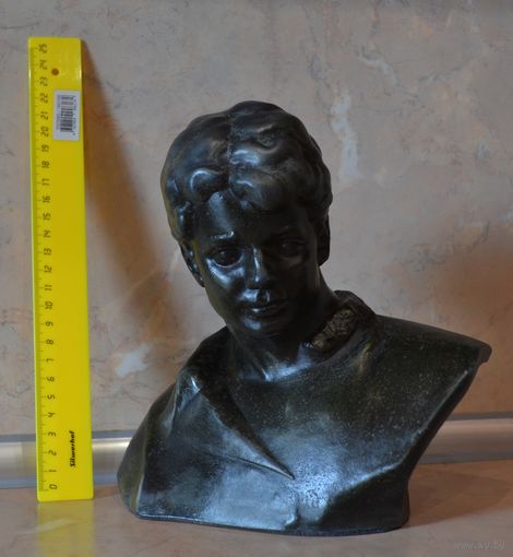 Бюст "Есенин". Скульптор Онищенко. 1960-67 гг.
