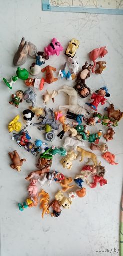 Игрушки киндэр 55шт одним лотом.