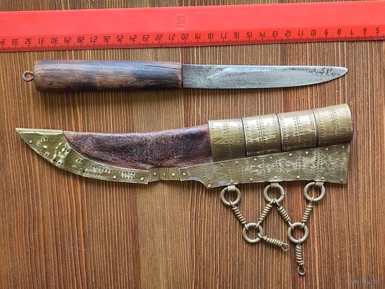 Ножик в ножнах