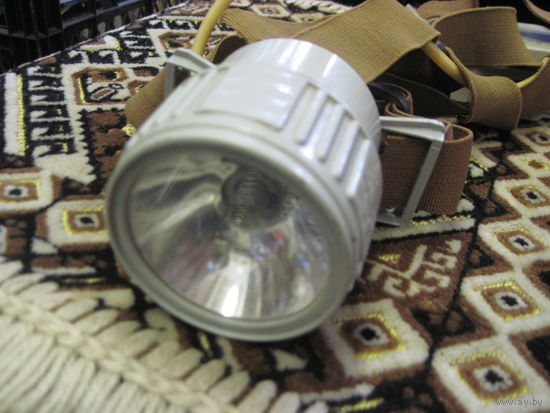 Советский налобный фонарик, фонарь Турист.