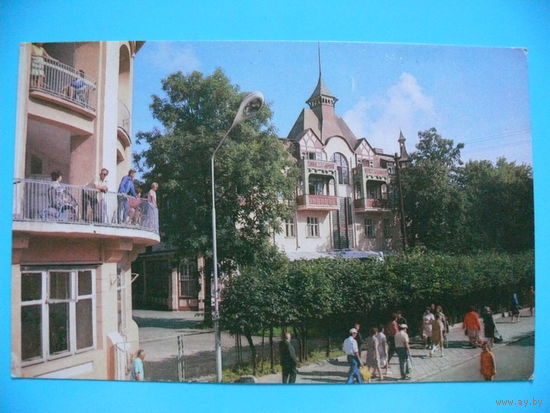 Фото Кассина Е., Редькина М., Зелоноградск. Санаторий "Зеленоградск", 1975, чистая.