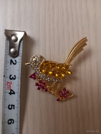 Брошь птичка