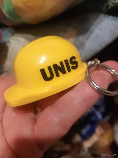 Брелок открывалка для пробок Каска шлем коллекционная UNIS