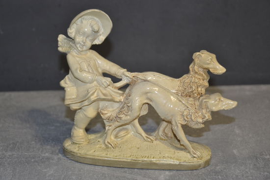 Статуэтка Девочка с борзыми