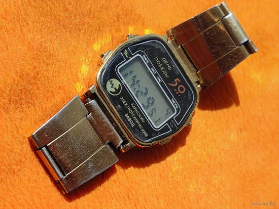 Электронные часы. Электроника 52Б - День Победы, 50 лет, Минский электротехнический завод. Торг есть.