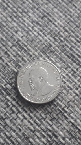 КЕНИЯ 1 шиллинг 2005 год