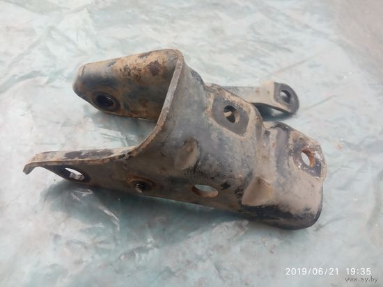 Лот 843. Кронштейн крепления коробки передач 1.6-1.8 TOYOTA CARINA E. Старт с 10 рублей!