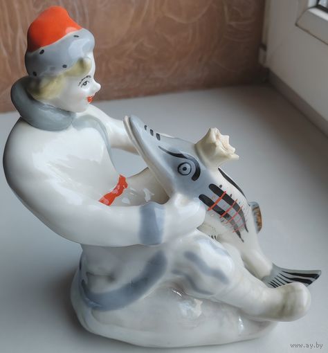 Емеля со щукой с рубля.