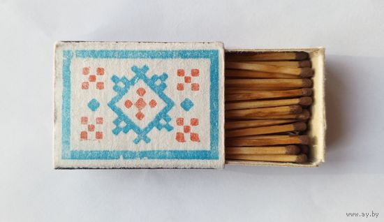 Спичечный коробок. Новый. Со спичками. Красный оборот.