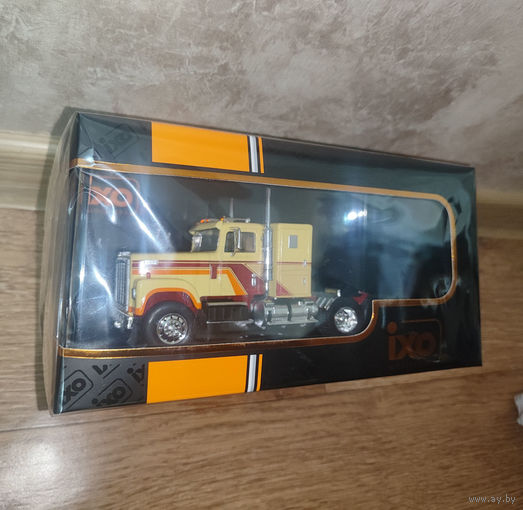 Тягач INTERNATIONAL Transtar 4300 1980  1:43