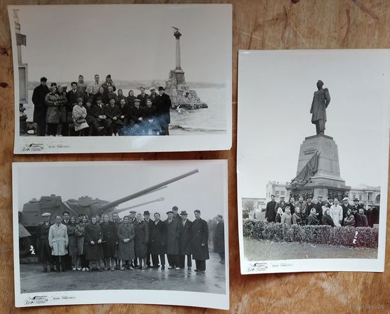 Три фото у памятников. Севастополь. 12х18 см. Цена за все.